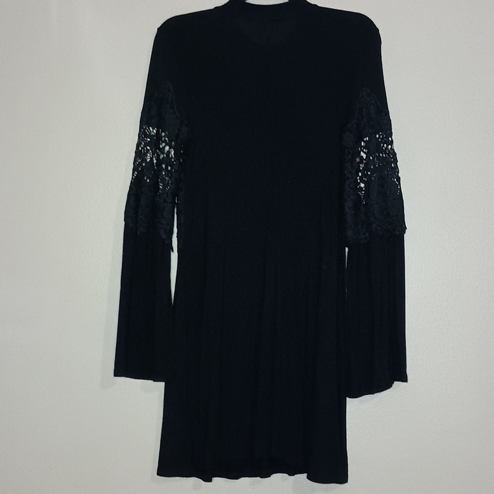 mm Dress with Trim Detail - Picture 4 of 6